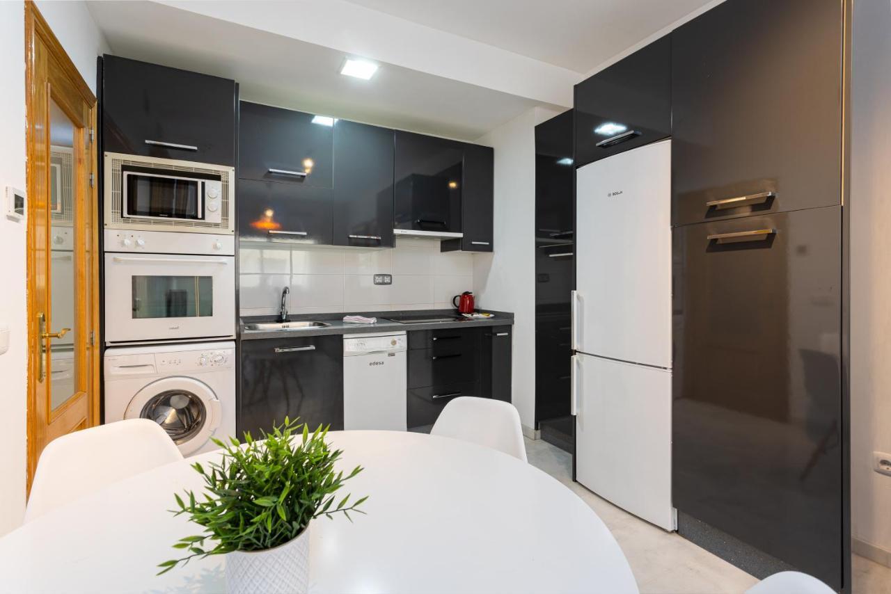 Holidays2Malaga Carrera Capuchinos Free Parking Aircon Downtown Exterior photo
